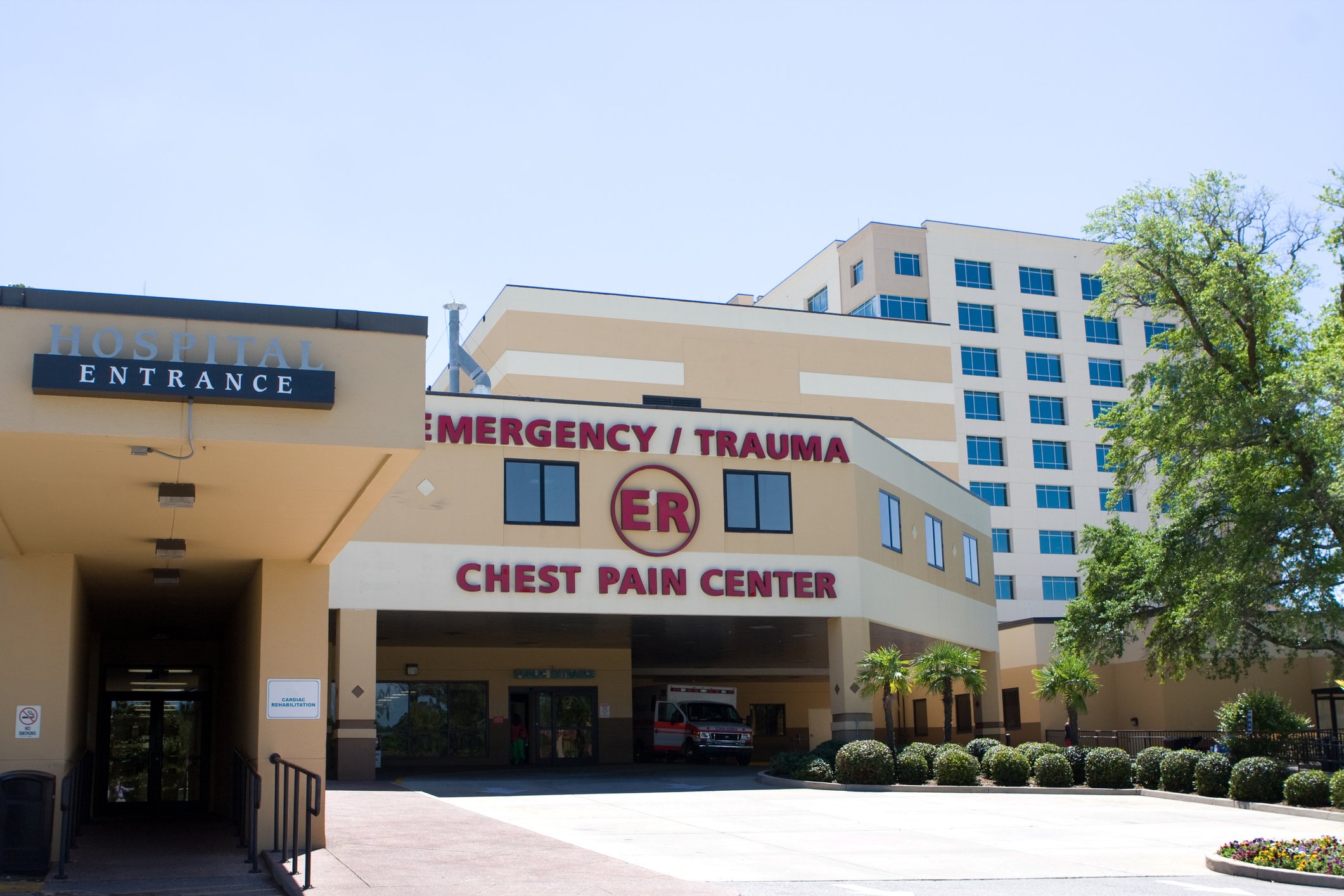 Trauma center hospitals have higher prices for nontrauma care, study finds